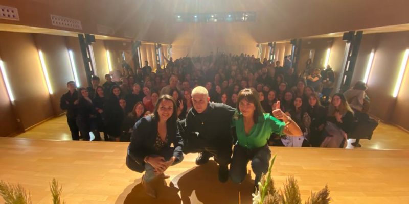 Orihuela clausura el congreso "Y de repente... adolescente"