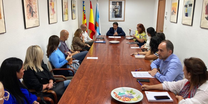 El alcalde de Torrevieja informa sobre la reforma de la residencia de diversidad funcional