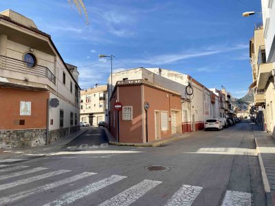 El Ayuntamiento de Orihuela avanza en las obras de reurbanización de varias calles de la pedanía de Desamparados, con la firma del acta de replanteo de unos trabajos que se iniciarán de forma inminente