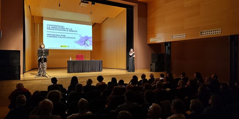 Orihuela acoge la conferencia 'La abolición de la prostitución a debate' de Carmen Calvo