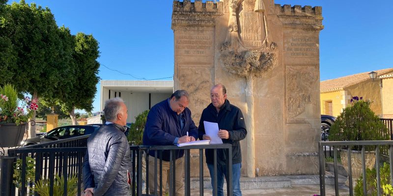 Orihuela implusa la remodelación de la plaza de la Iglesia de La Matanza