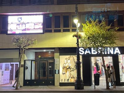 Cambiemos Orihuela denuncia la presencia de pantallas publicitarias ilegales