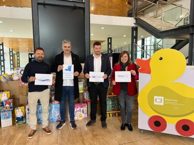 Orihuela recibe una donación de más de 500 juguetes del Rotary Club