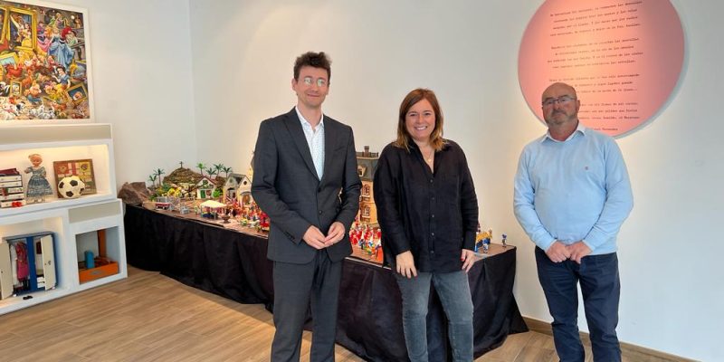 Orihuela acoge la muestra "Que fuera el mundo entero una jugetería"