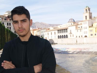 Luces de Navidad ¿sí o no? ¿Inversión o despilfarro? ¡Inflación!. Artículo de opinión de Alejandro Gea Martí, Abanderado de la Asociación Reinas de las Fiestas de Orihuela