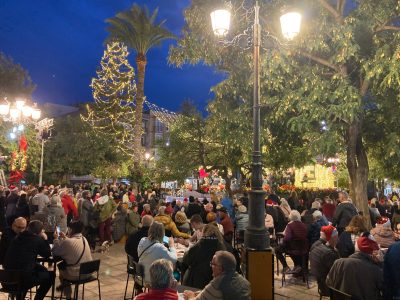 Cientos de personas celebran la Navidad en Torrevieja con un concierto de villancicos