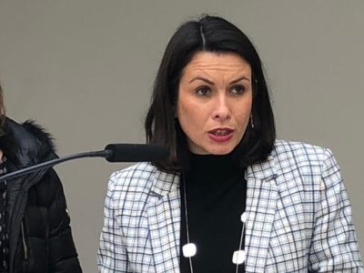 Orihuela defenderá la parada del AVE frente a la petición de Murcia