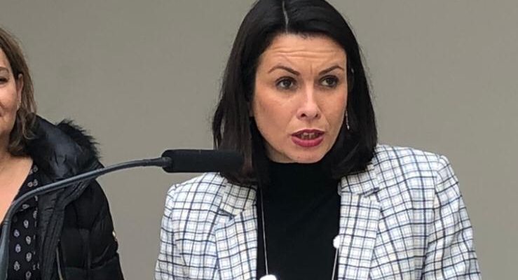 Orihuela defenderá la parada del AVE frente a la petición de Murcia