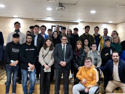 Dolores homenajea a los jóvenes en el Día de la Constitución