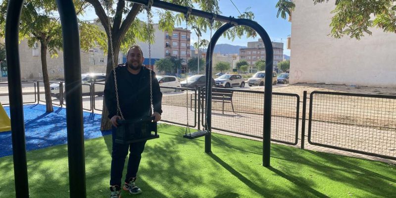 Albatera lleva a cabo trabajos de adecuación en dos parques infantiles