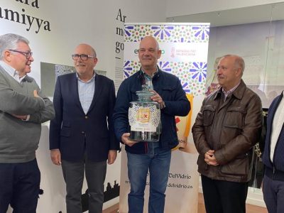 La comparsa Moros Almohábenos gana La Reconquista del Vidrio de Orihuela