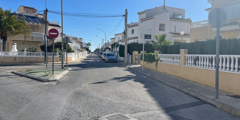 La Calle República Dominicada de Orihuela Costa sufrirá mejoras en el seneamiento