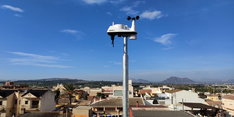 Benijófar cuenta ya con una estación meteorológica profesional