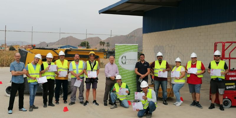 Un millar de personas se inscriben en los cursos de formación de Orihuela en 2022