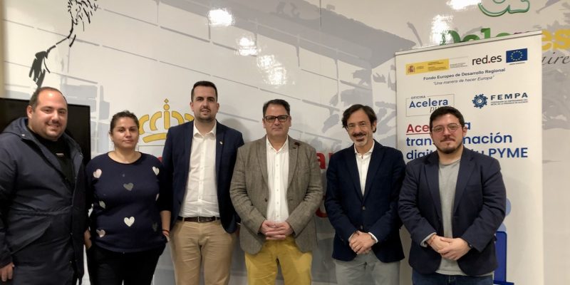 Organizan en Dolores una reunión informativa sobre las ayudas Kit Digital