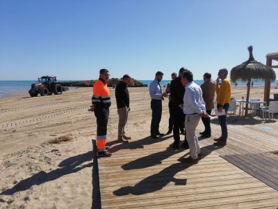 El PP denuncia el peligro de renovación de las banderas azules de Orihuela