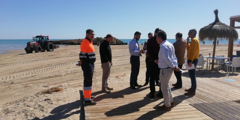 El PP denuncia el peligro de renovación de las banderas azules de Orihuela