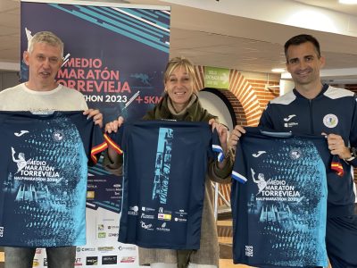 Torrevieja presenta la camiseta oficial del Medio Maratón