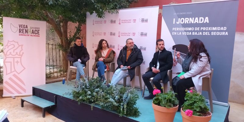Periodistas de la Vega Baja participaron en una Jornada de Periodismo de Proximidad