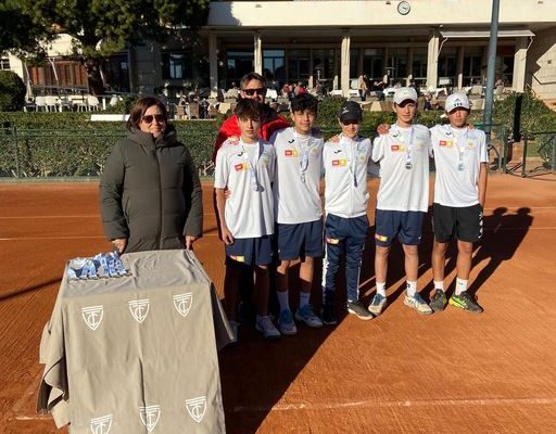 El equipo infantil masculino del Club de Tenis de Torrevieja, subcampeón autonómico