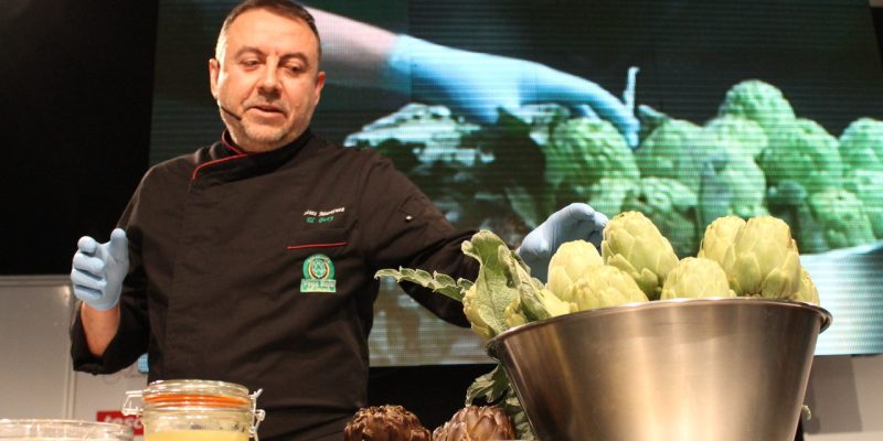 La alcalchofa de la Vega Baja acude a Madrid Fusión con el chef Moisés Martínez