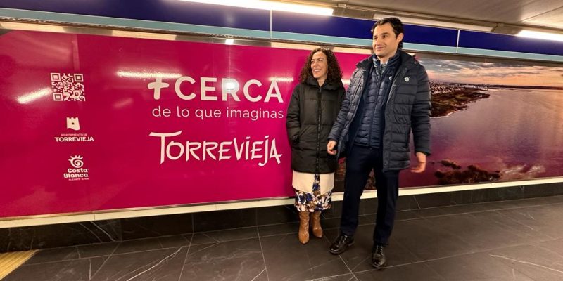La estación de metro de Gran Vía de Madrid "viste" imágenes de Torrevieja