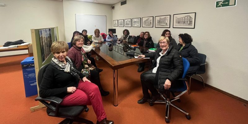 Orihuela abre la participación a la Mesa de Igualdad para el desarrollo de políticas de conciliación