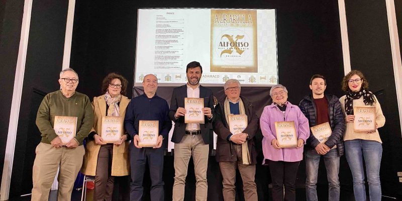 Presentan en Orihuela un número especial de la revista Aurariola dedicada Alfonso X El Sabio