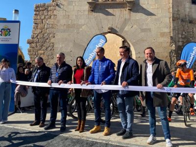 Orihuela ha acogido el inicio de la 74ª Vuelta Ciclista a la Comunidad Valenciana