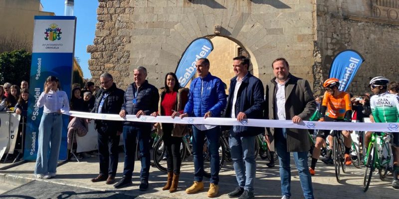 Orihuela ha acogido el inicio de la 74ª Vuelta Ciclista a la Comunidad Valenciana