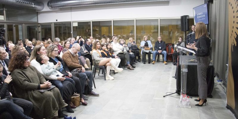 Benejúzar presenta su libro de prestigio de las fiestas del Pilar