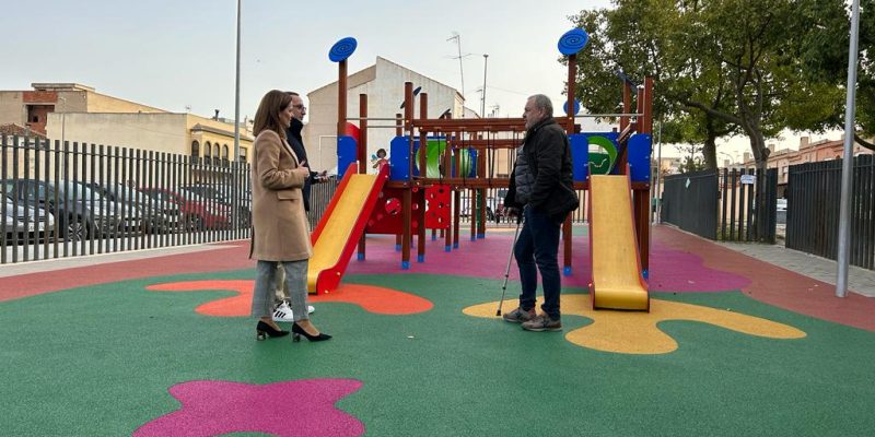 Benejúzar termina la reforma del parque infantil de la calle Salvador Dalí