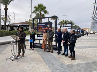 Torrevieja acoge la exposición fotográfica 'Viaje a un destino singular'