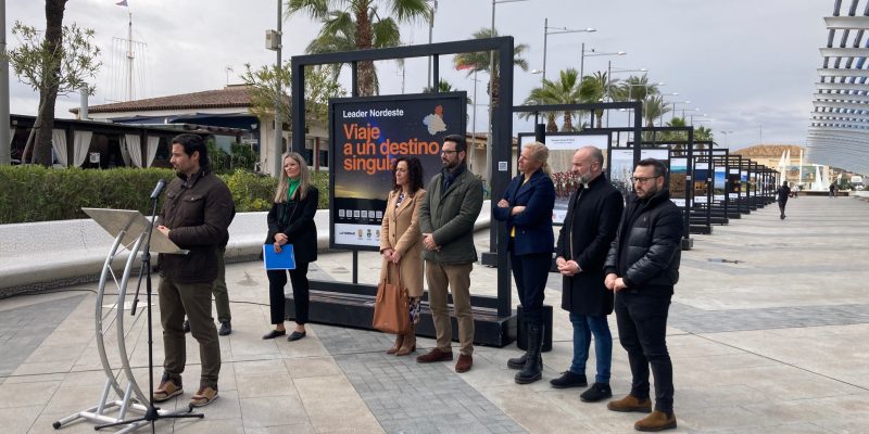 Torrevieja acoge la exposición fotográfica 'Viaje a un destino singular'