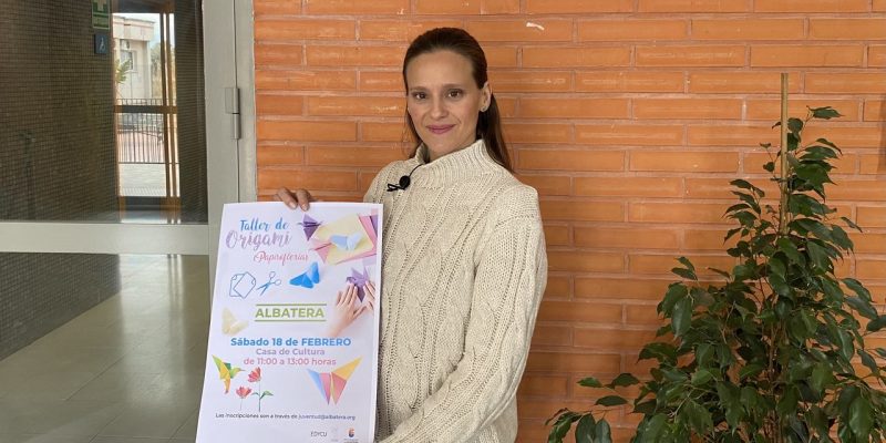 Albatera comienza su calendario de actividades con un taller de Origami