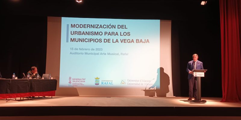 La Generalitat presenta el proyecto para digitalizar el planeamiento urbanístico de la Vega Baja