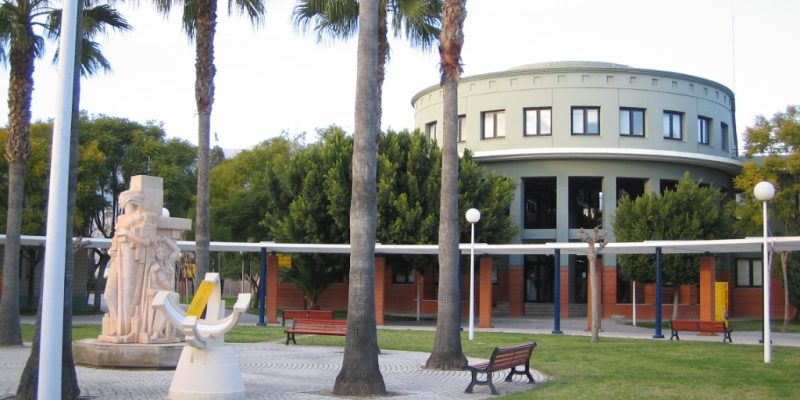 Orihuela media para paralizar el incremento del bono del transporte universitario