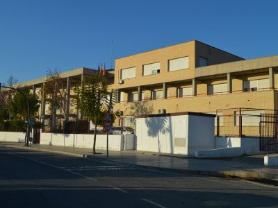 La Escuela de Adultos de Orihuela, en grave peligro de cierre