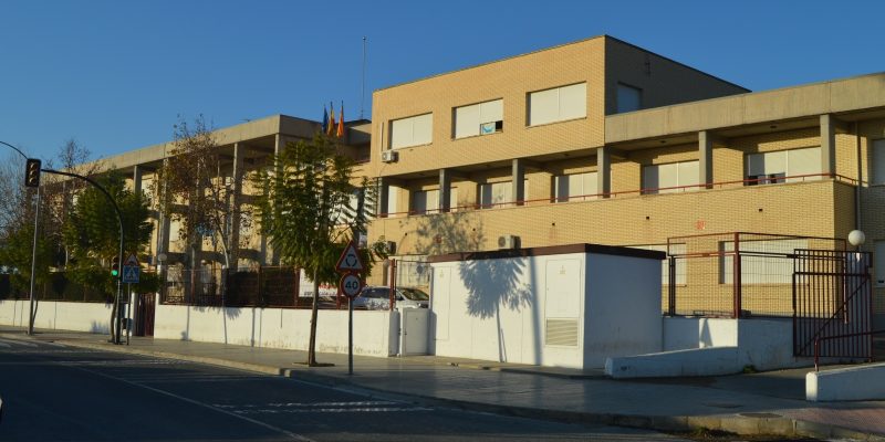 La Escuela de Adultos de Orihuela, en grave peligro de cierre
