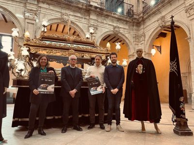 Orihuela expone el patrimonio artísico de la procesión del Santo Entierro de Cristo
