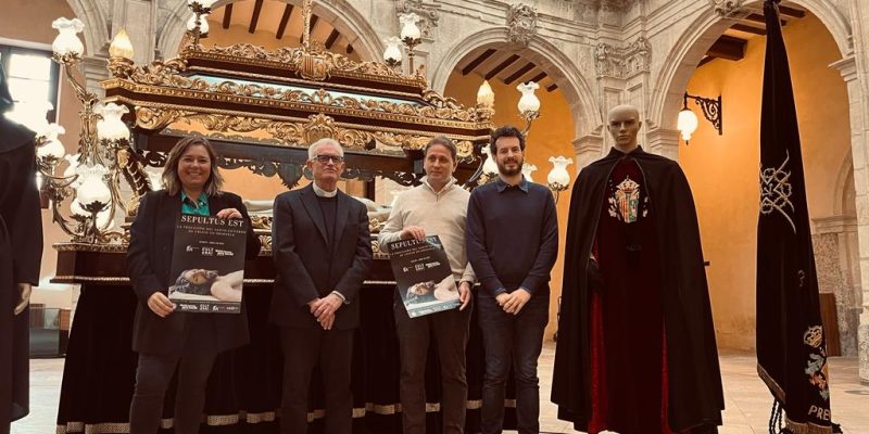 Orihuela expone el patrimonio artísico de la procesión del Santo Entierro de Cristo