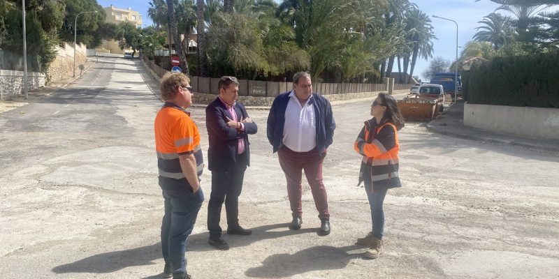 Comienzan las obras de red de agua potable en calles de Campoamor en Orihuela