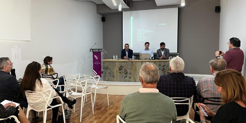 Orihuela ofrece una charla informativa sobre urbanismo a residentes extranjeros