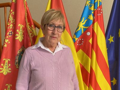 Orihuela ilumina de azul las fachadas de varios edificios municipales por el Día Mundial de Concienciación sobre el Autismo. El sábado, a las 12 horas, se leerá un manifiesto en el centro de mayores Virgen del Monserrate a cargo de ADIS, LiberTEA y el Centro de Atención Temprana