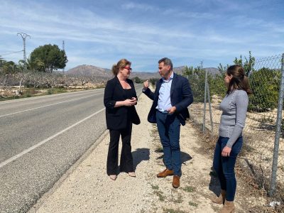 Albatera mejora la CV-873 con el ensanche y un carril ciclo peatonal