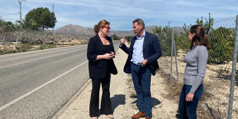 Albatera mejora la CV-873 con el ensanche y un carril ciclo peatonal