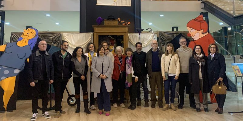 Orihuela acoge una exposición de los 15 años de poesía para niños