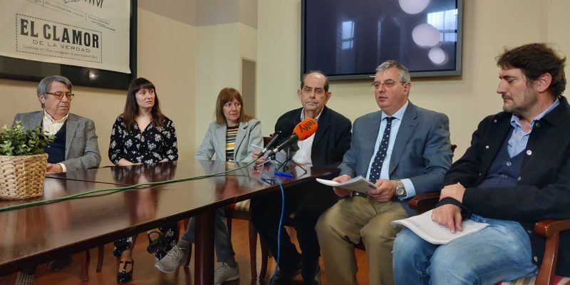El canario Pedro Flores gana el Premio Internacional de Poesía Miguel Hernández