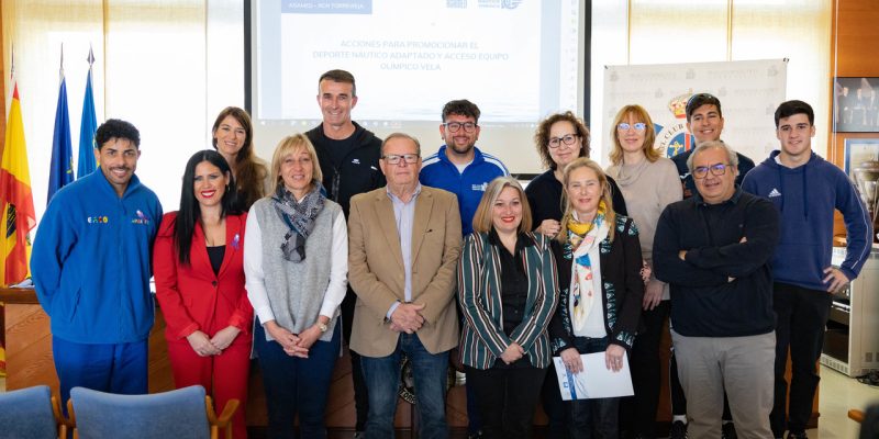 AGAMED y el RCN Torrevieja renuevan su convenio sobre deporte náutico adaptado