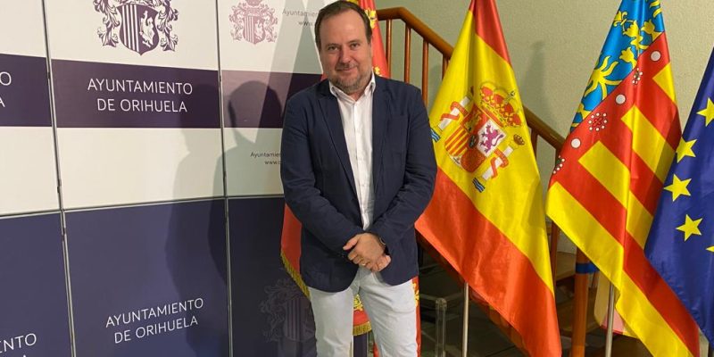 Orihuela presta ya el servicio de transporte de educación postobligatoria